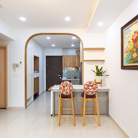 Home, Cosy&Luxury Apartment - 5Mins To Airport, Free Pool&Gym, Airport Pick Up Service Хошимин Экстерьер фото