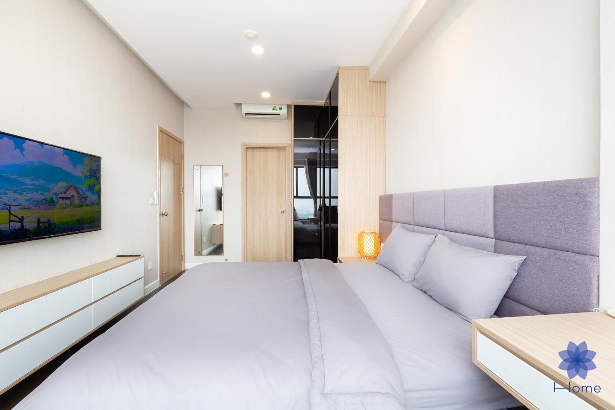 Home, Cosy&Luxury Apartment - 5Mins To Airport, Free Pool&Gym, Airport Pick Up Service Хошимин Экстерьер фото
